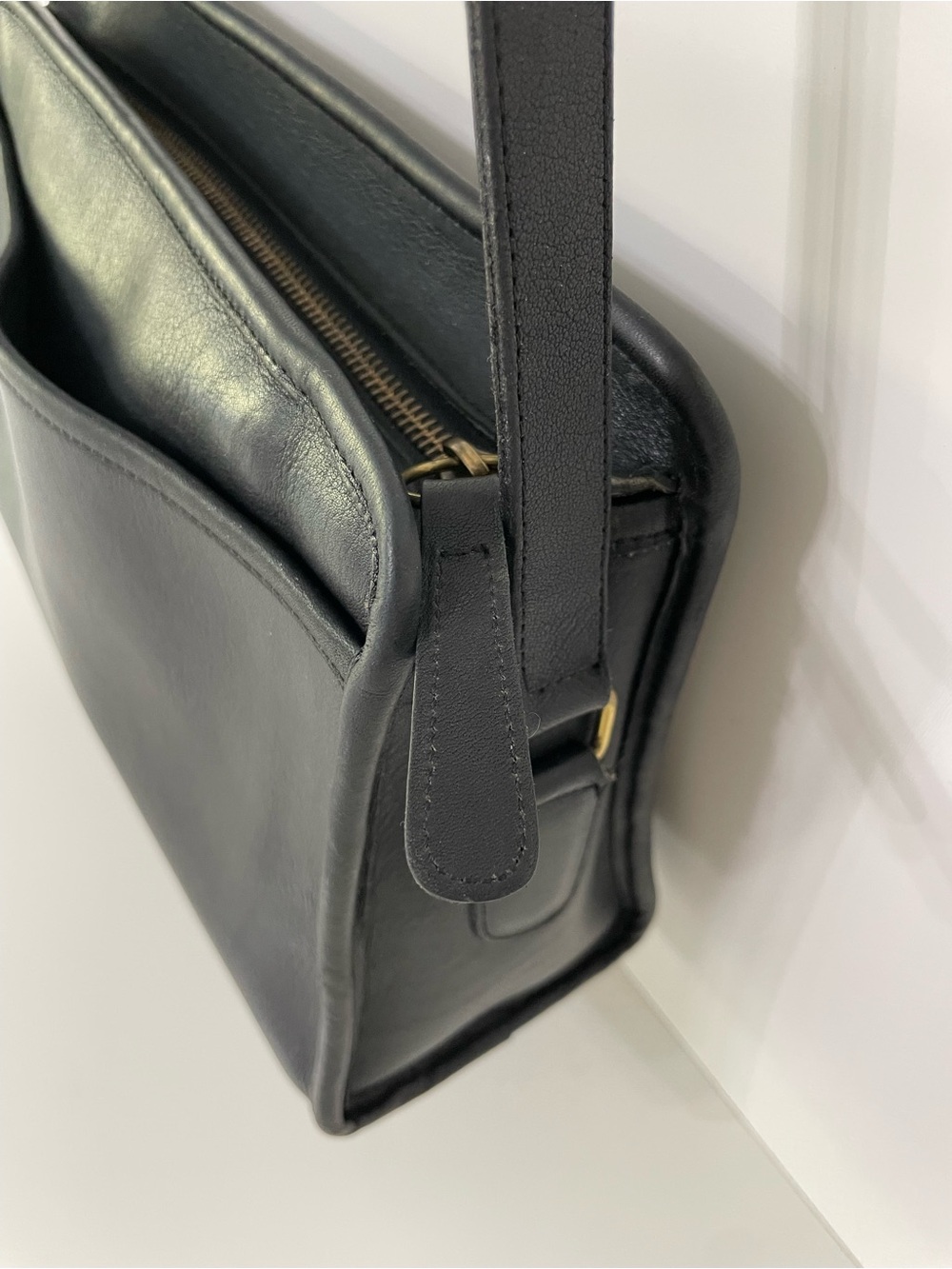 Coach Original Classics Black Leather Companion Purse Vintage Shoulder Bag 9300